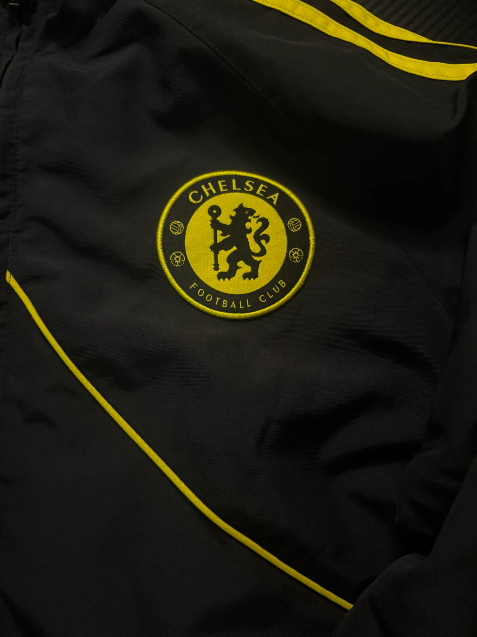 Veste Chelsea FC preta e amarela 🖤💛 – photo 2